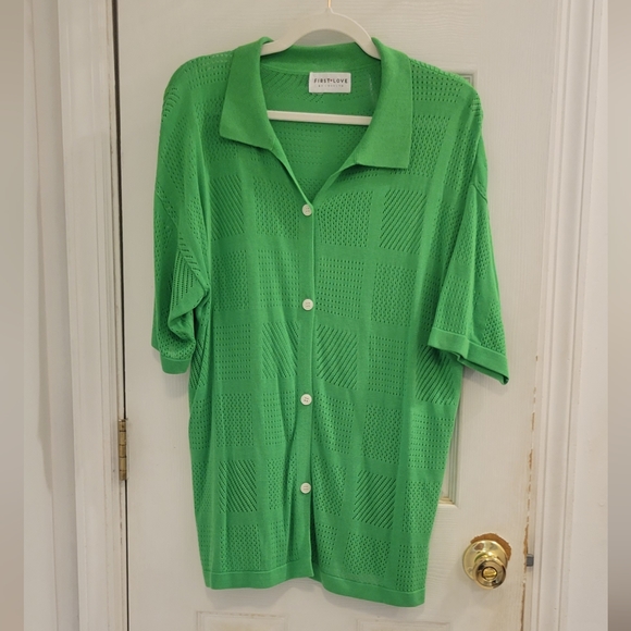 First Love NWOT Buttondown Top Large - Picture 2 of 9